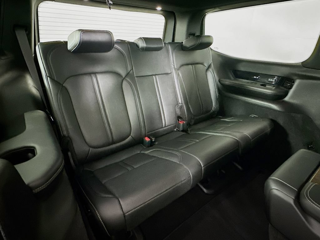 Certified 2025 Jeep Grand Wagoneer 4WD image 39