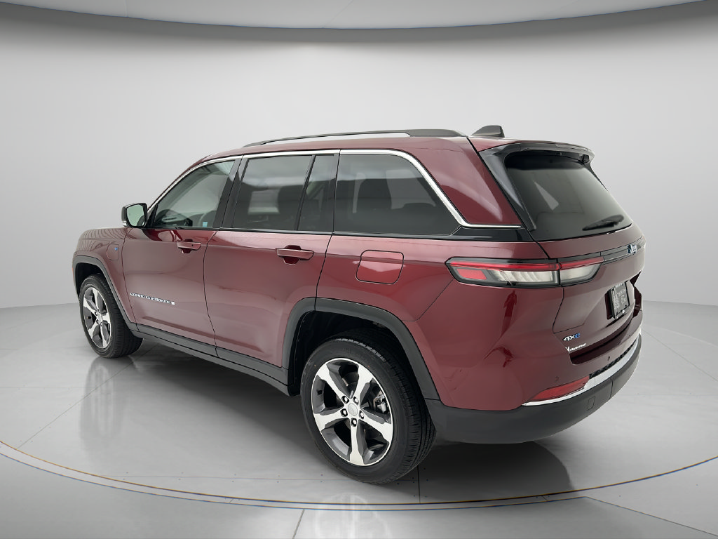 Used 2023 Jeep Grand Cherokee 4WD 4xe image 4