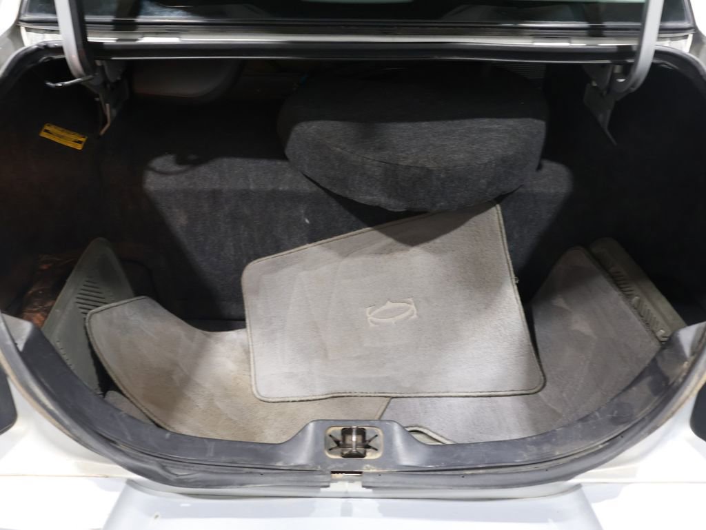 Used 2000 Lincoln Town Car Cartier image 20