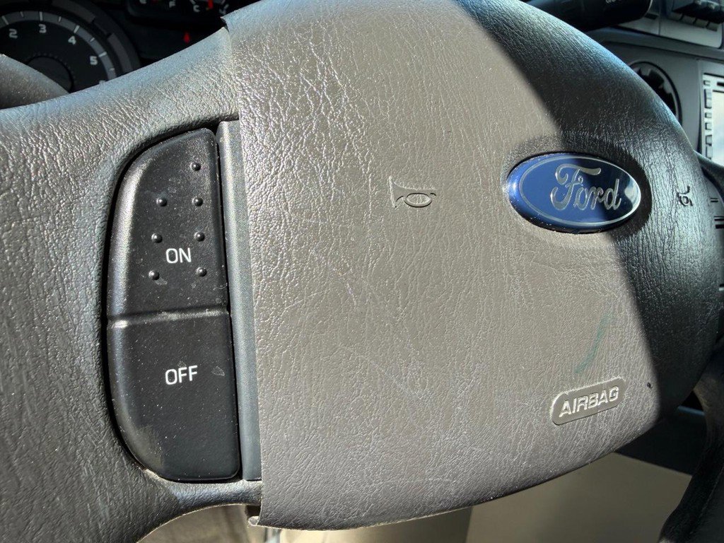 Used 2014 Ford E-350 and Econoline 350 XLT RWD image 28
