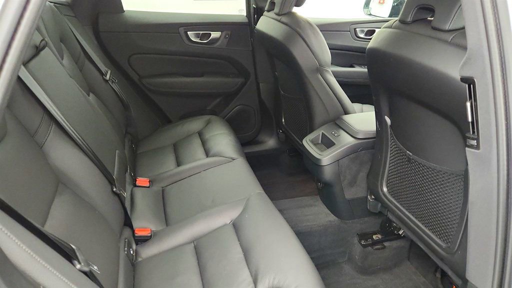 Used 2024 Volvo XC60 B5 Plus w/ Protection Package Premier AWD/4WD image 24
