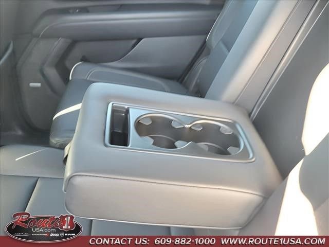 Used 2024 GMC Yukon SLT AWD/4WD image 29