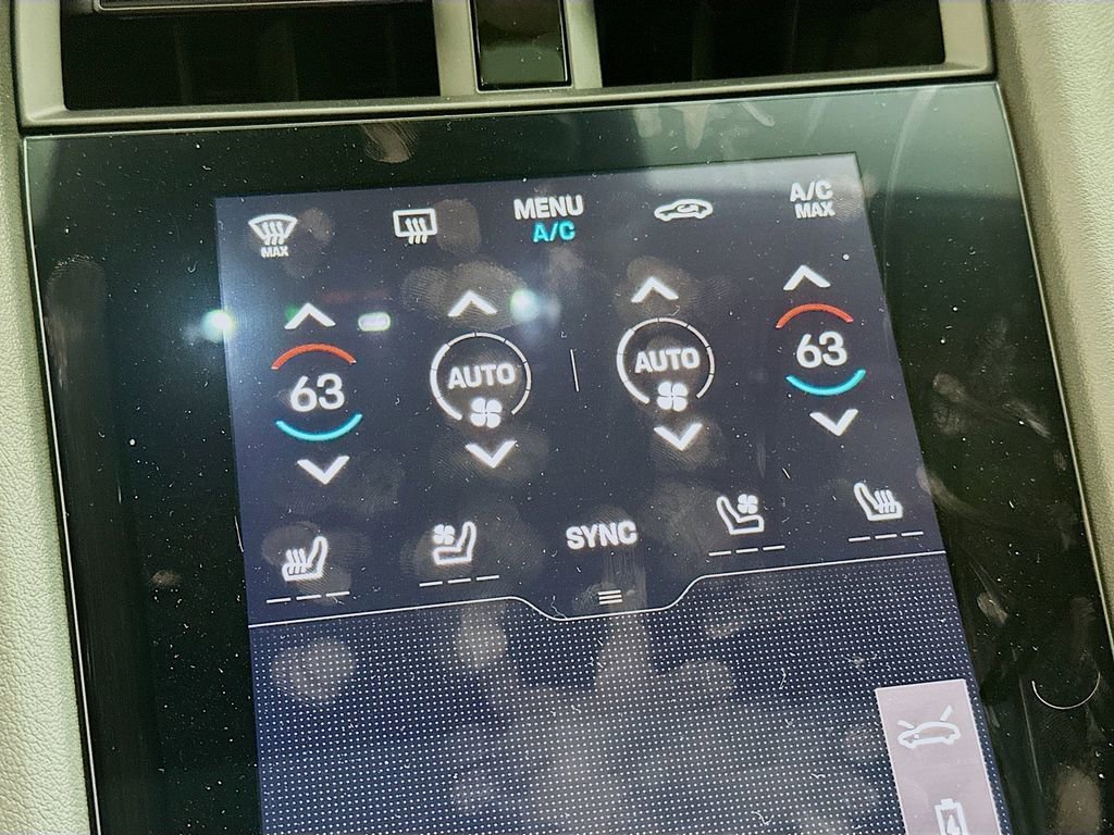 New 2025 Porsche Taycan image 18