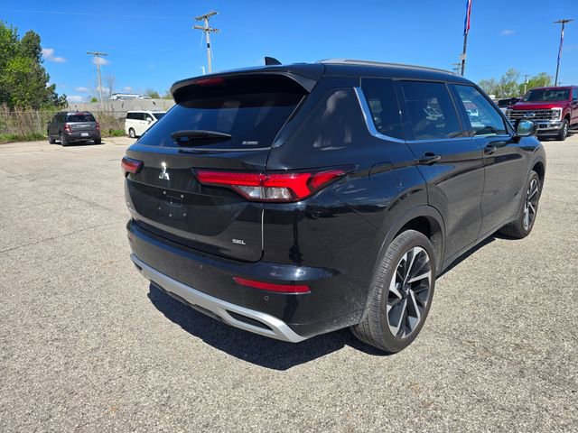 Used 2024 Mitsubishi Outlander SEL image 3