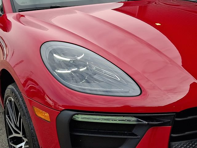 Certified 2023 Porsche Macan Turbo image 11