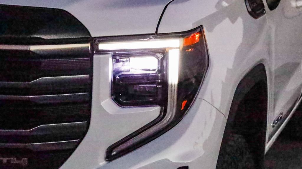 Used 2025 GMC Sierra 1500 AT4 image 4