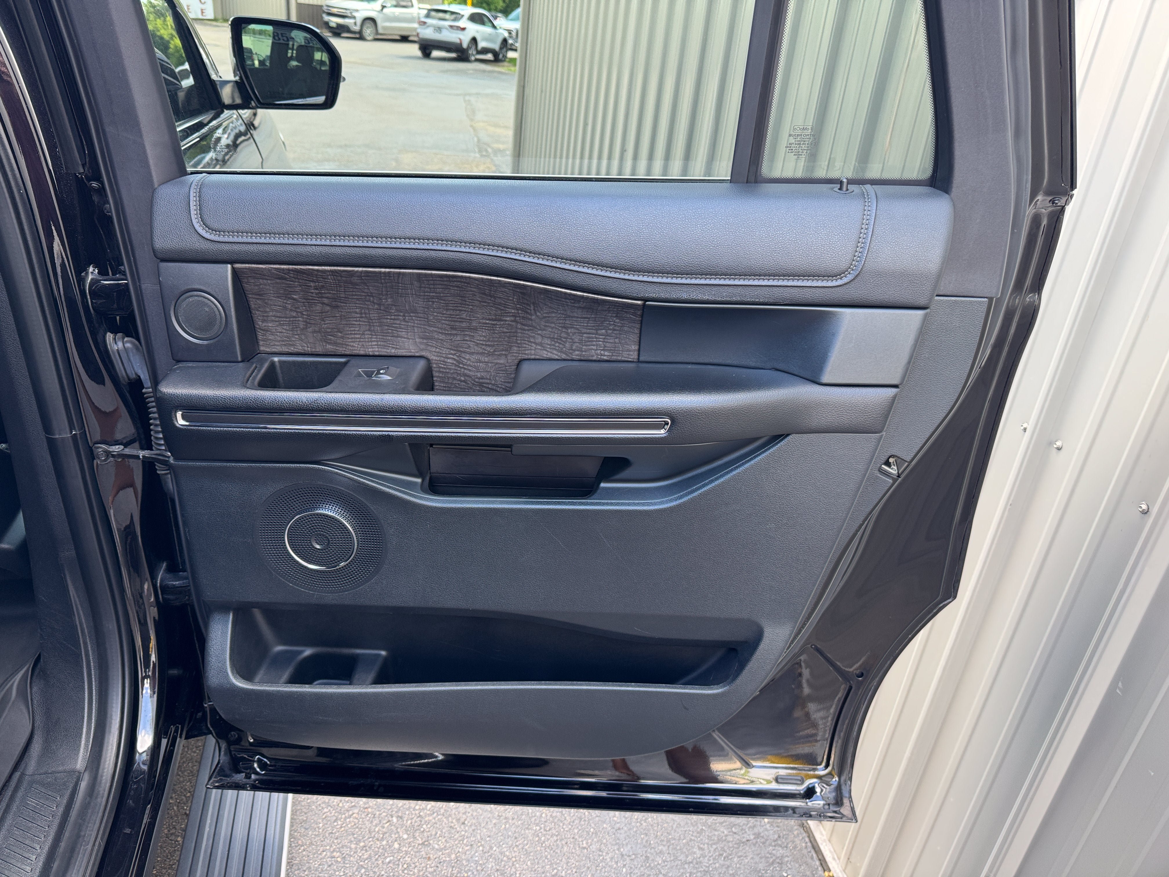 Used 2021 Ford Expedition Max Limited AWD/4WD image 34