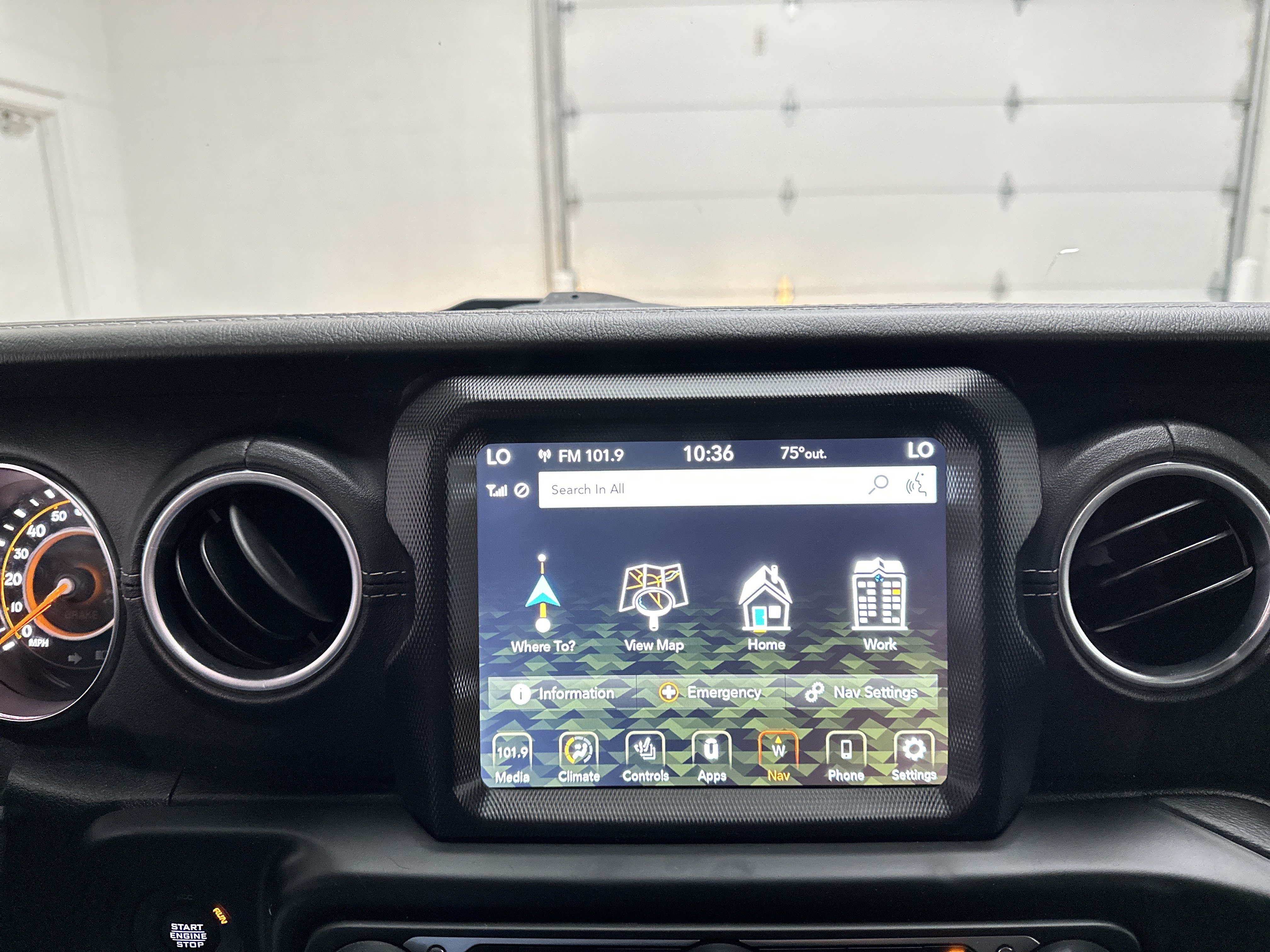 Used 2021 Jeep Wrangler Unlimited Sahara AWD/4WD image 32