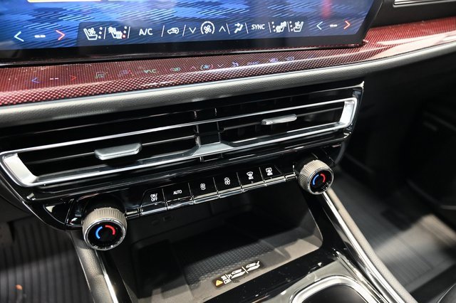 New 2026 Chevrolet Traverse RS w/ LPO, Floor Liner Package image 18