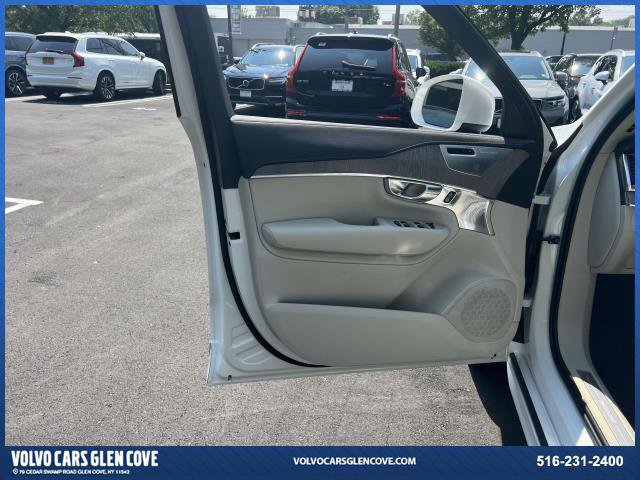 Certified 2023 Volvo XC90 T8 Ultimate w/ Protection Package Premier image 18