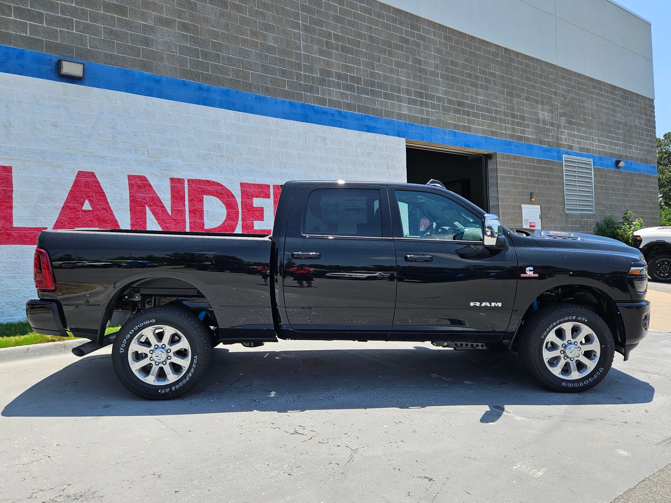 New 2026 RAM 2500 Laramie w/ Sport Appearance Package AWD/4WD image 8