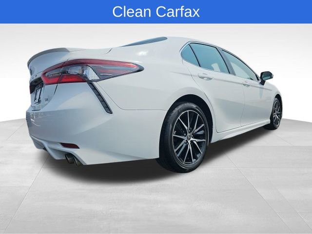 Used 2024 Toyota Camry SE image 5