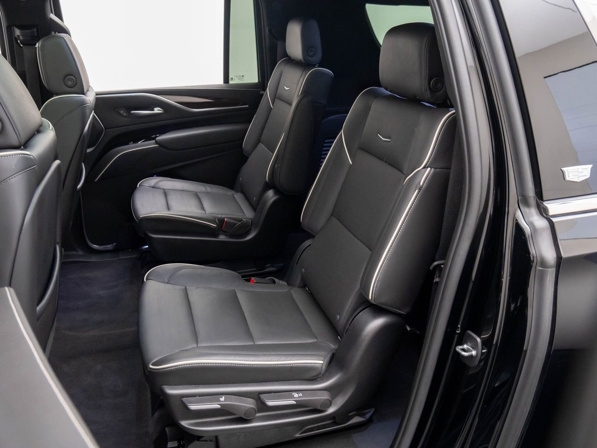 Certified 2023 Cadillac Escalade ESV Premium Luxury image 21