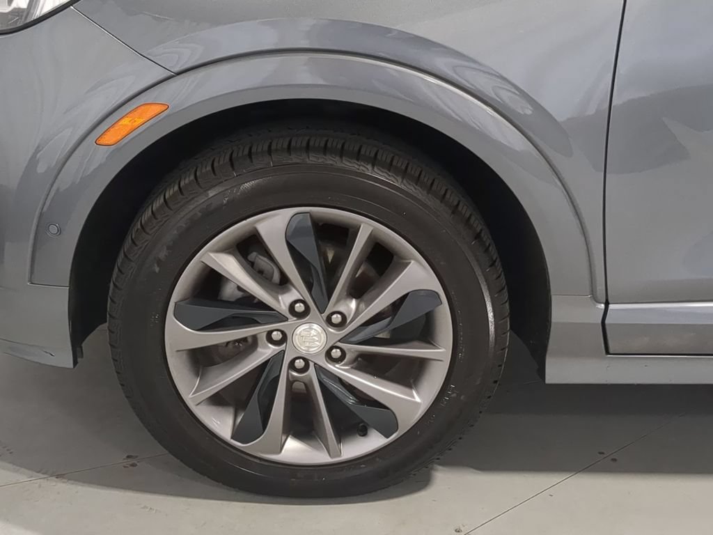 Used 2021 Buick Encore GX Essence w/ Advanced Technology Package AWD/4WD image 17