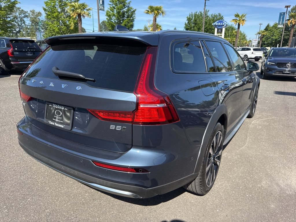 Used 2026 Volvo V60 B5 Cross Country Ultra AWD/4WD image 7