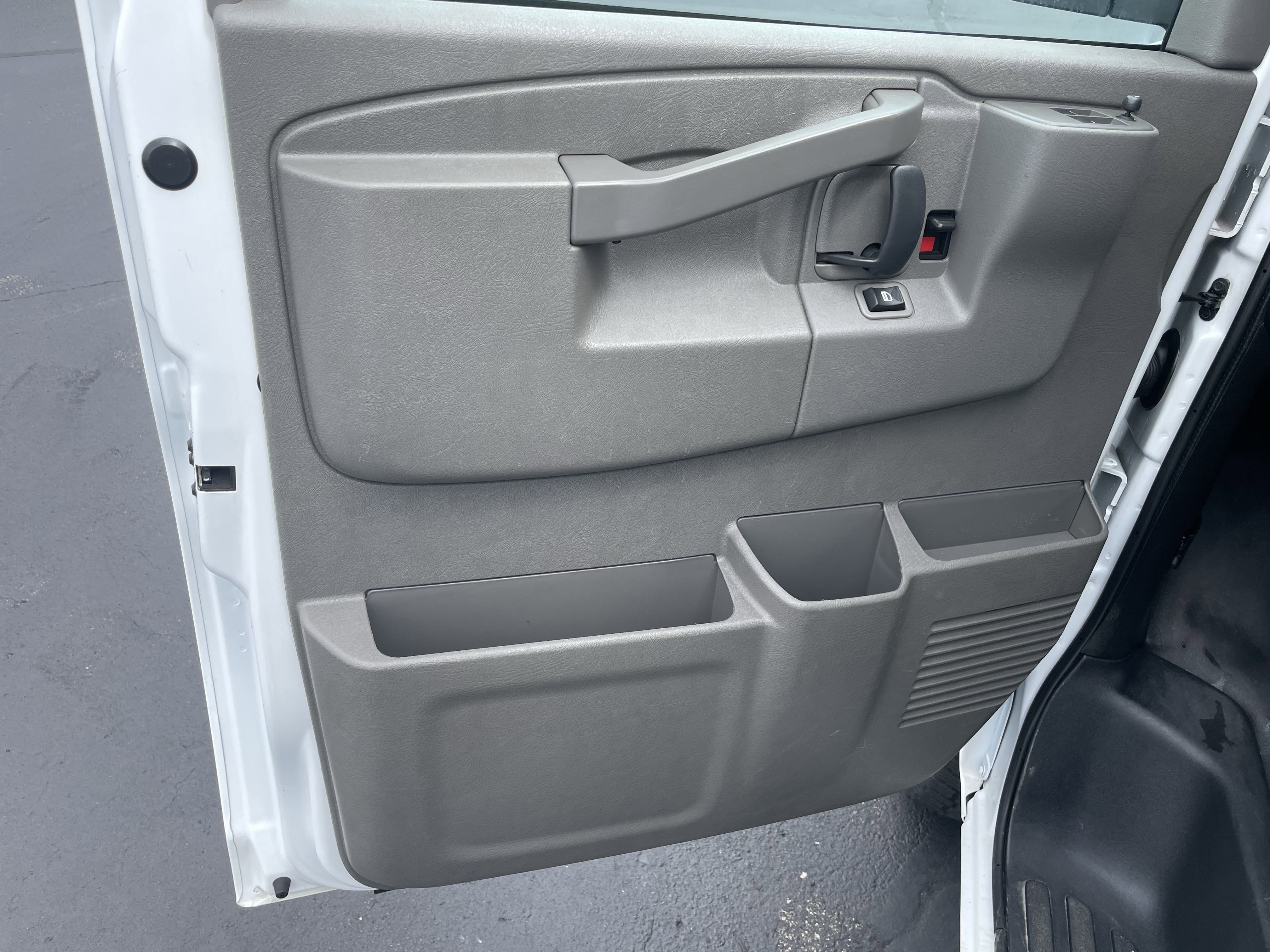 Used 2022 Chevrolet Express 2500 Extended w/ Driver Convenience Package image 15