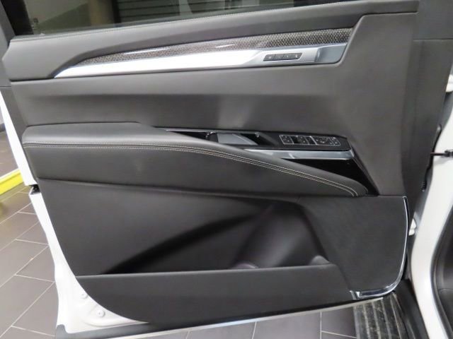 Used 2025 Cadillac Escalade ESV V w/ LPO, ONYX Package image 10