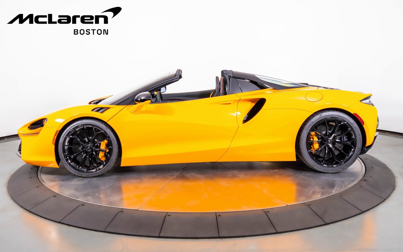 New 2025 McLaren Artura Spider image 4