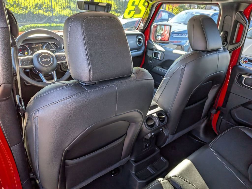 Used 2023 Jeep Wrangler Unlimited Sahara image 27