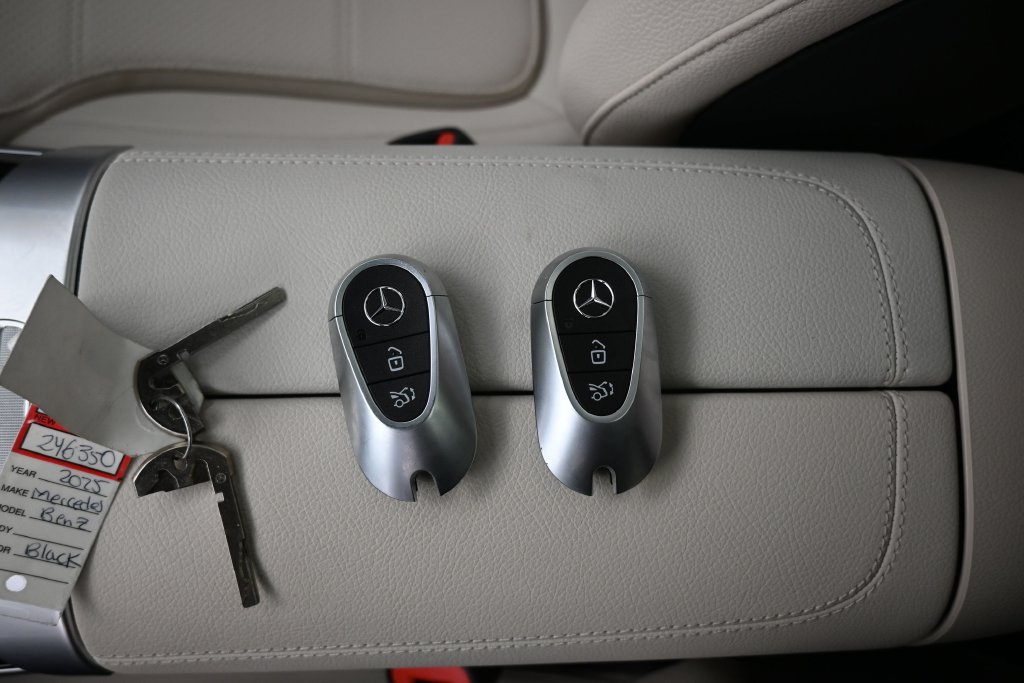 Used 2025 Mercedes-Benz C 300 4MATIC Sedan w/ Exclusive Trim Package image 25