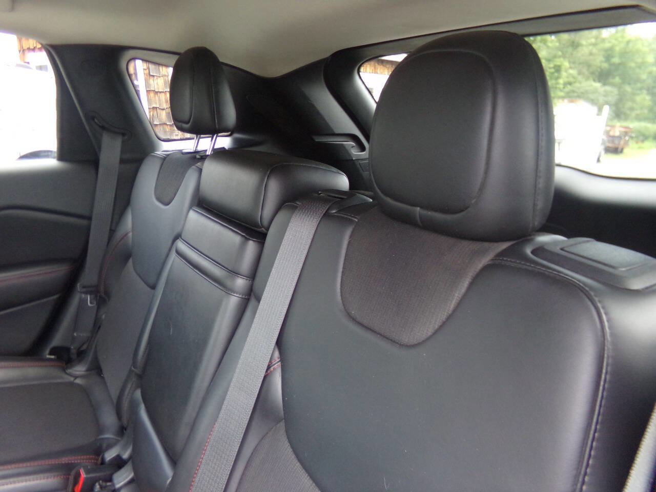 Used 2018 Jeep Cherokee Trailhawk w/ Cold Weather Group image 36