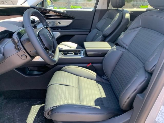 New 2026 Lincoln Nautilus Reserve AWD/4WD image 13