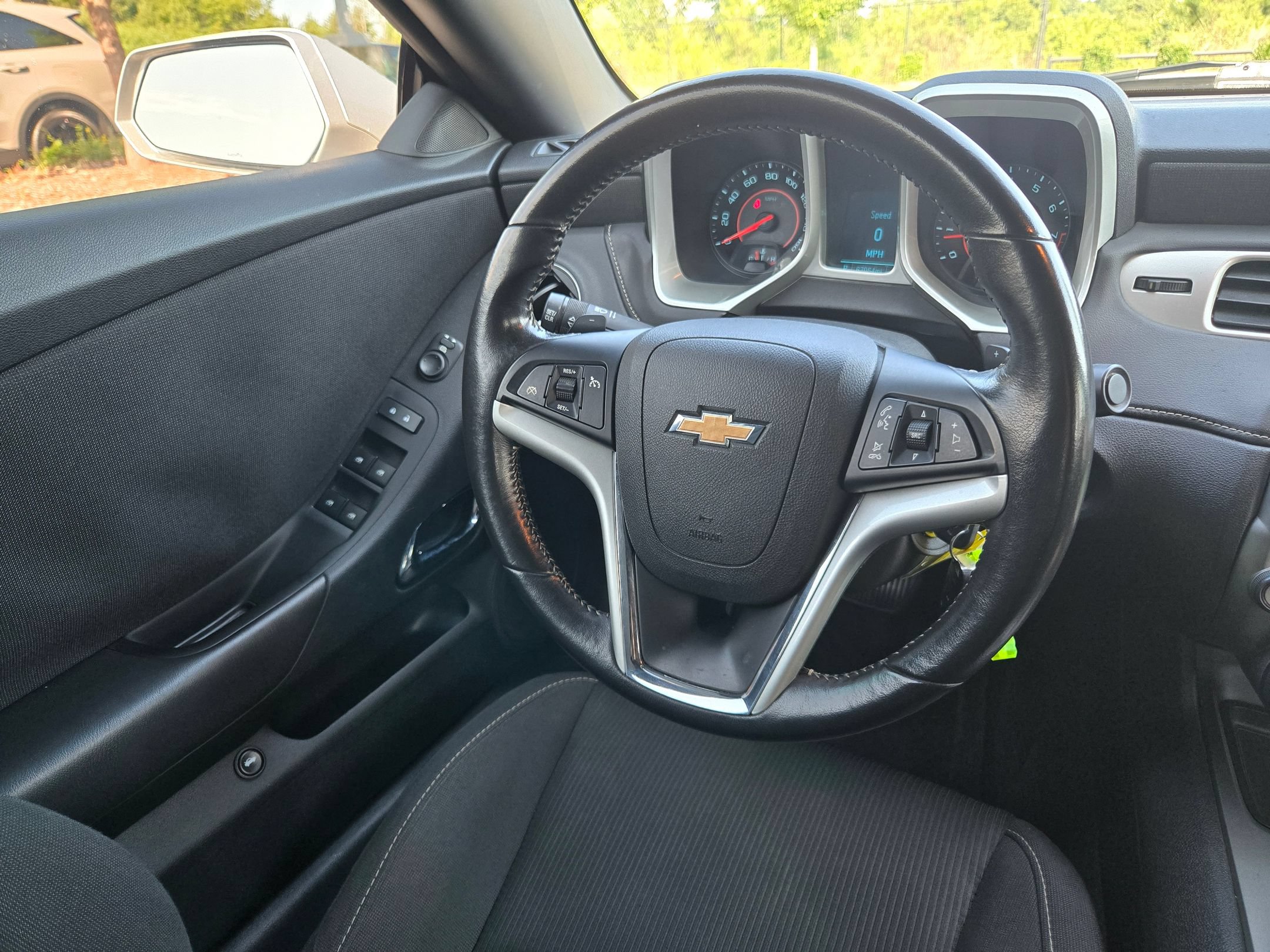 Used 2015 Chevrolet Camaro LT RWD image 9