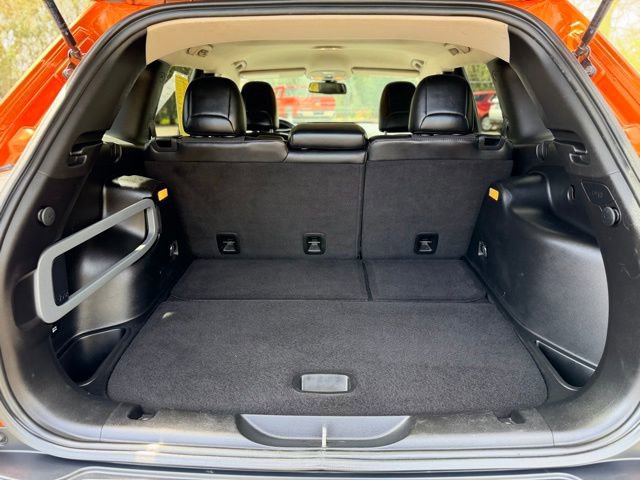 Used 2015 Jeep Cherokee Trailhawk w/ Safetytec Group AWD/4WD image 23