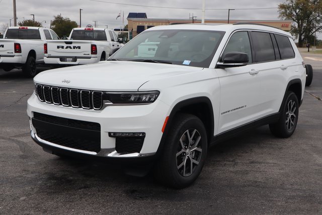 New 2025 Jeep Grand Cherokee L Limited w/ Trailer Tow Package image 21