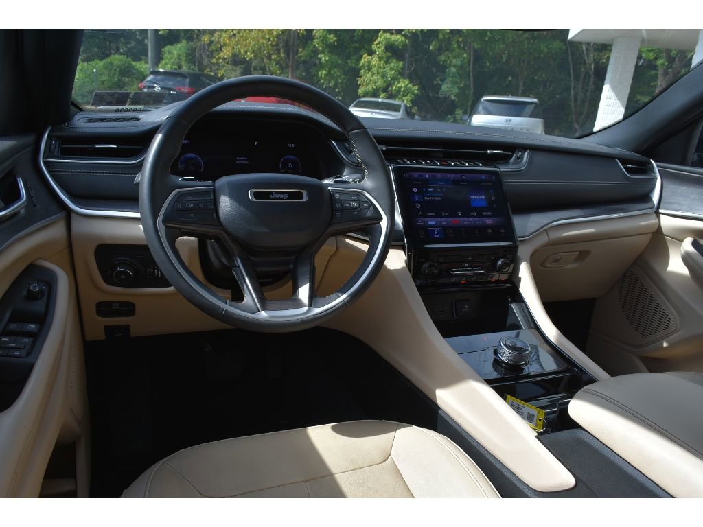 Used 2023 Jeep Grand Cherokee Limited image 12