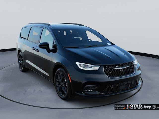 New 2026 Chrysler Pacifica Select image 3