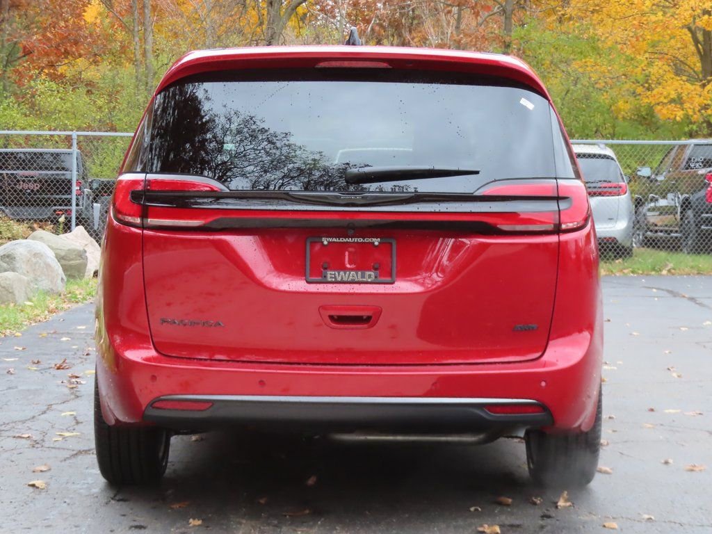 New 2026 Chrysler Pacifica Select image 16