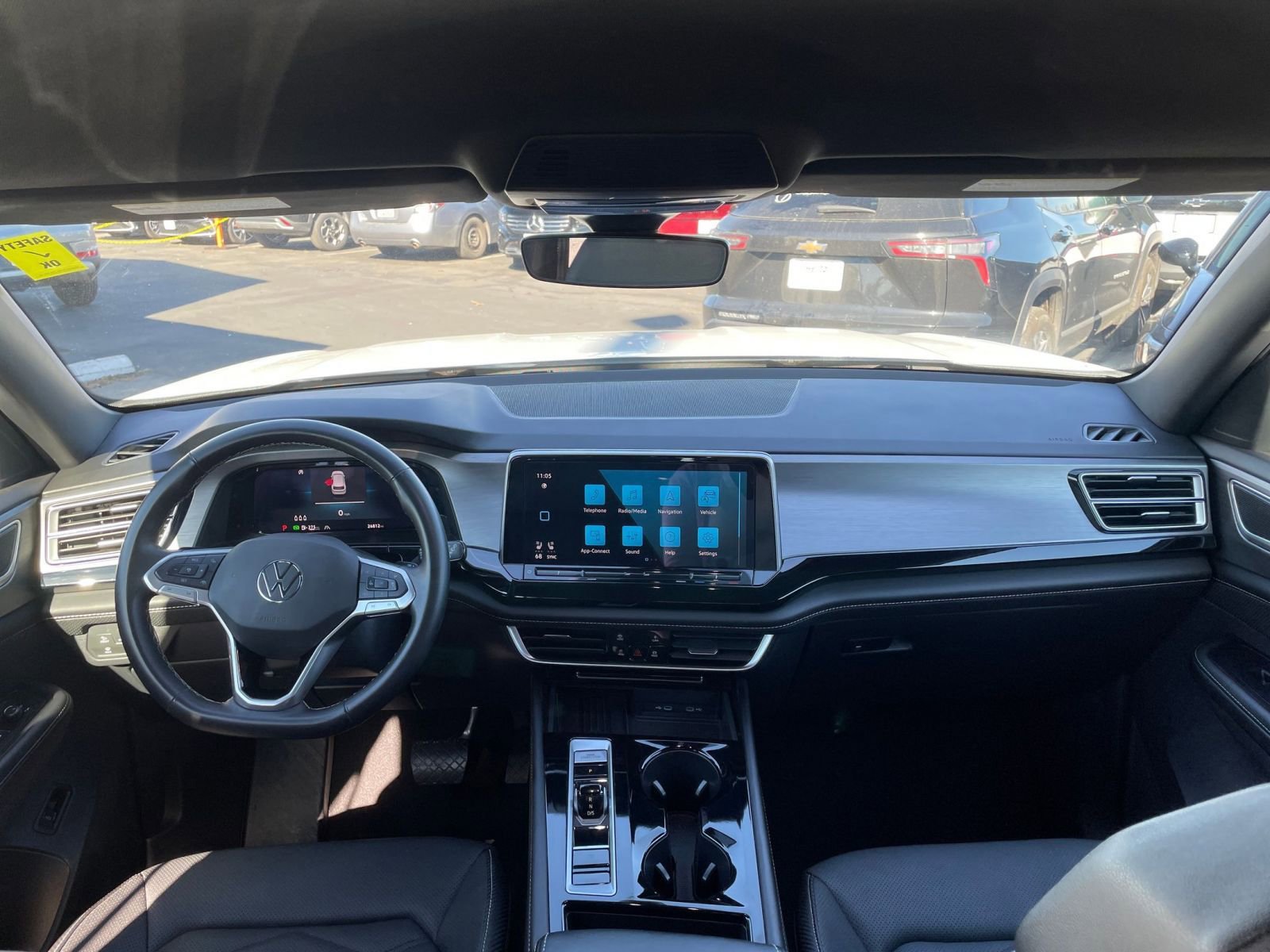 Used 2025 Volkswagen Atlas Cross Sport SE image 34