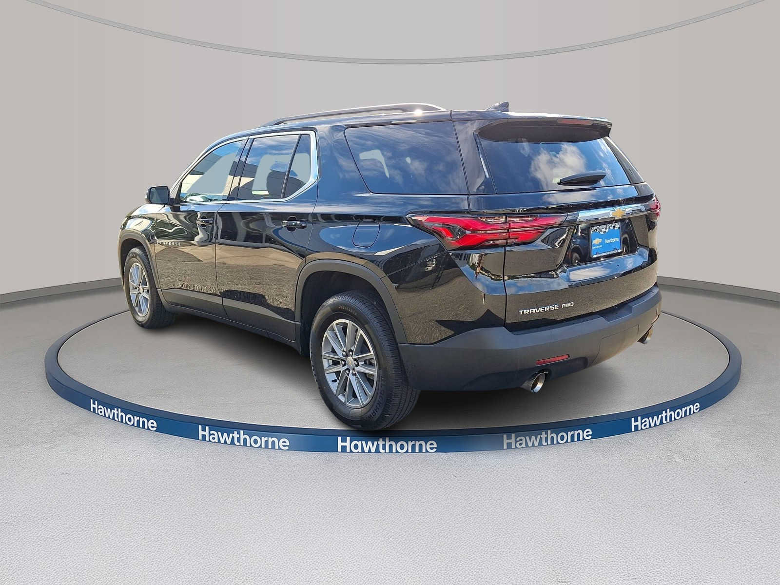 Used 2023 Chevrolet Traverse LT AWD/4WD image 4