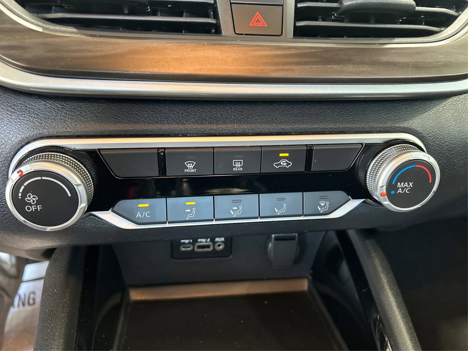 Used 2024 Nissan Altima 2.5 SV FWD image 27