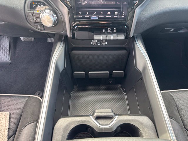 Used 2026 RAM 1500 Laramie AWD/4WD image 11