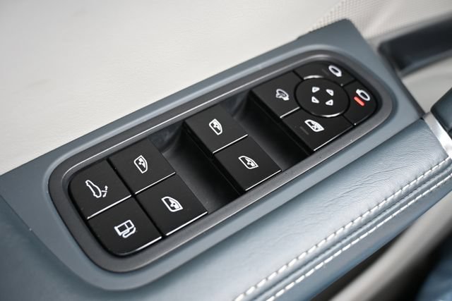 Used 2021 Porsche Cayenne Turbo S AWD/4WD image 40