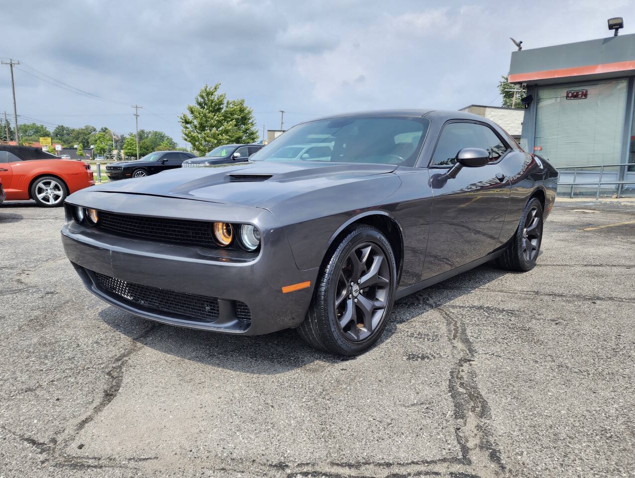 Used 2017 Dodge Challenger SXT Plus RWD image 7
