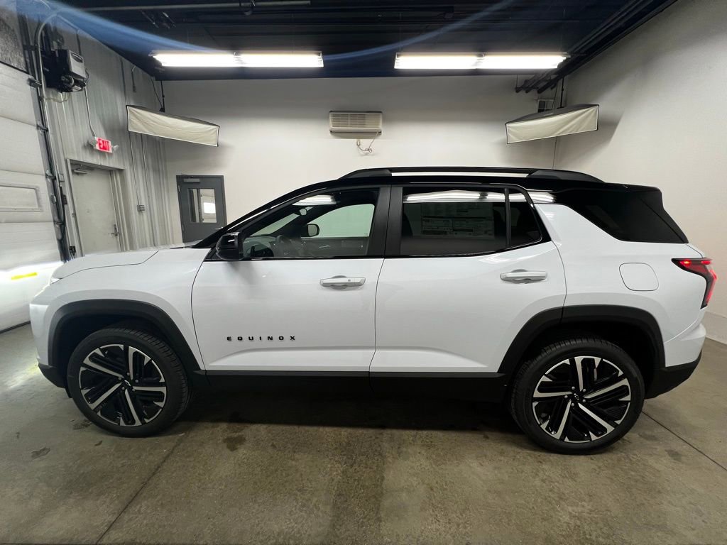 New 2026 Chevrolet Equinox RS w/ LPO, Floor Liner Package image 7