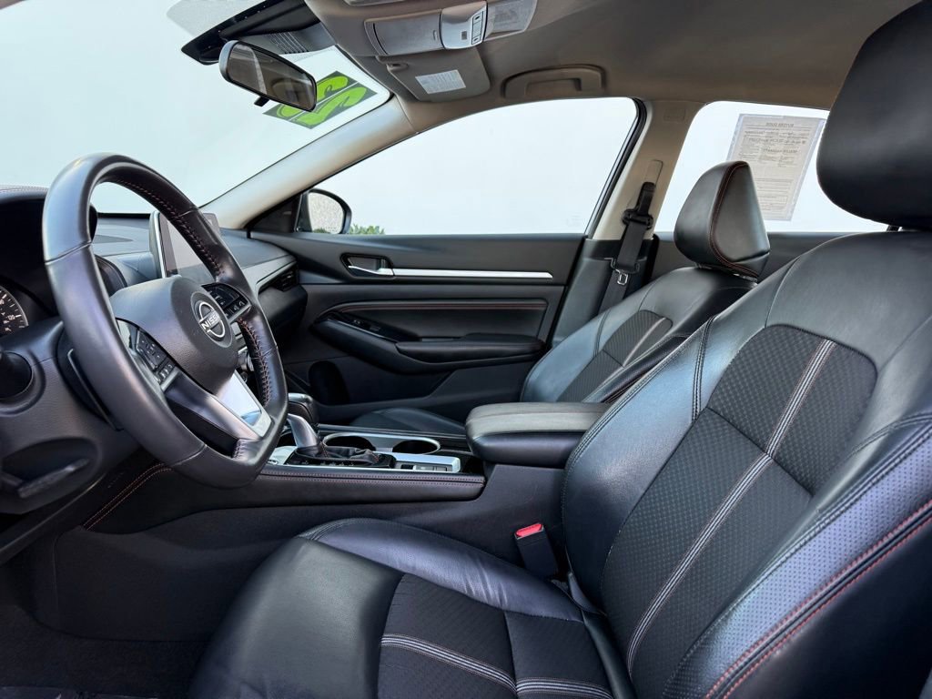 Used 2023 Nissan Altima 2.5 SR image 12
