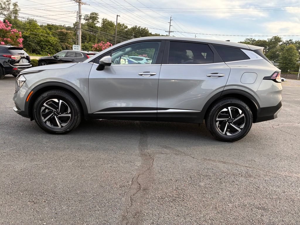 Used 2023 Kia Sportage LX AWD/4WD image 4
