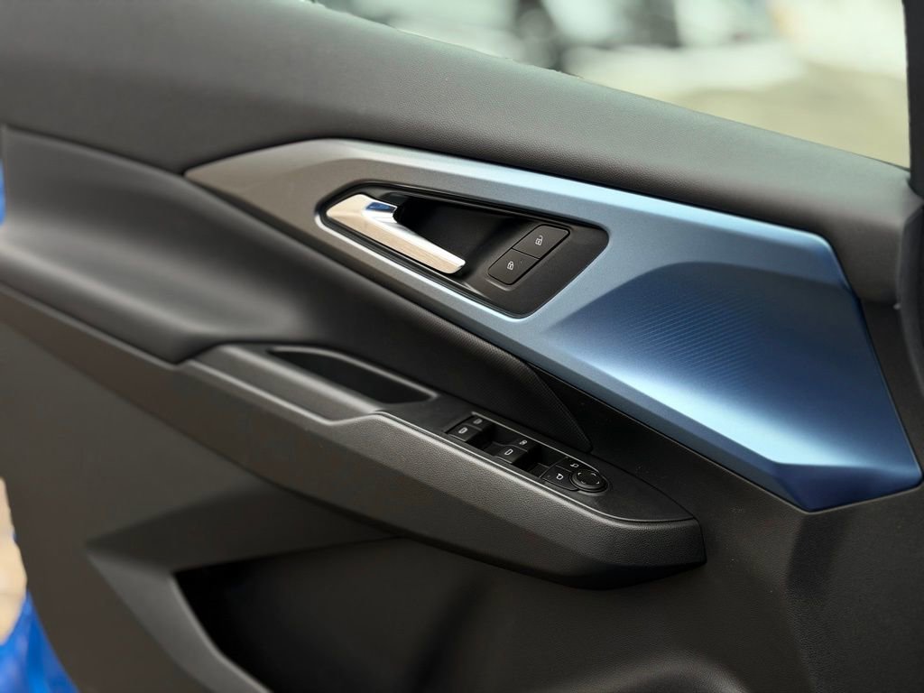 New 2026 Chevrolet Equinox EV LT image 19