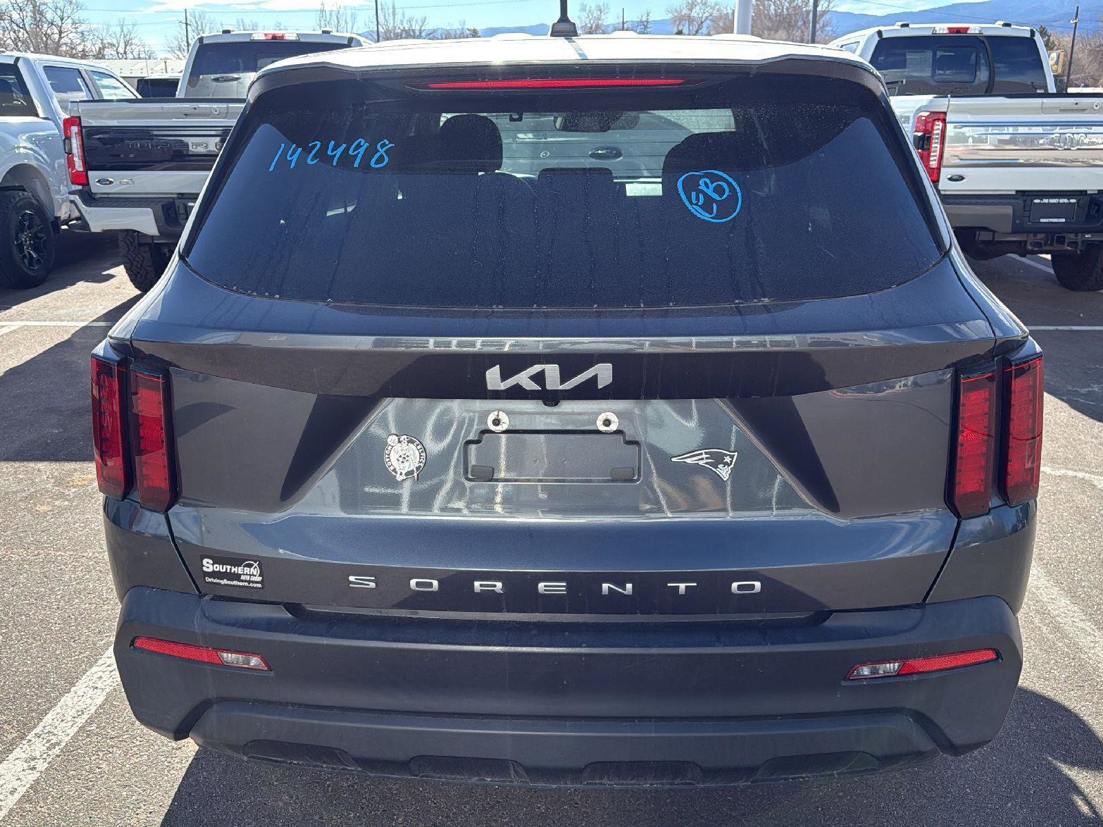 Used 2022 Kia Sorento LX image 7