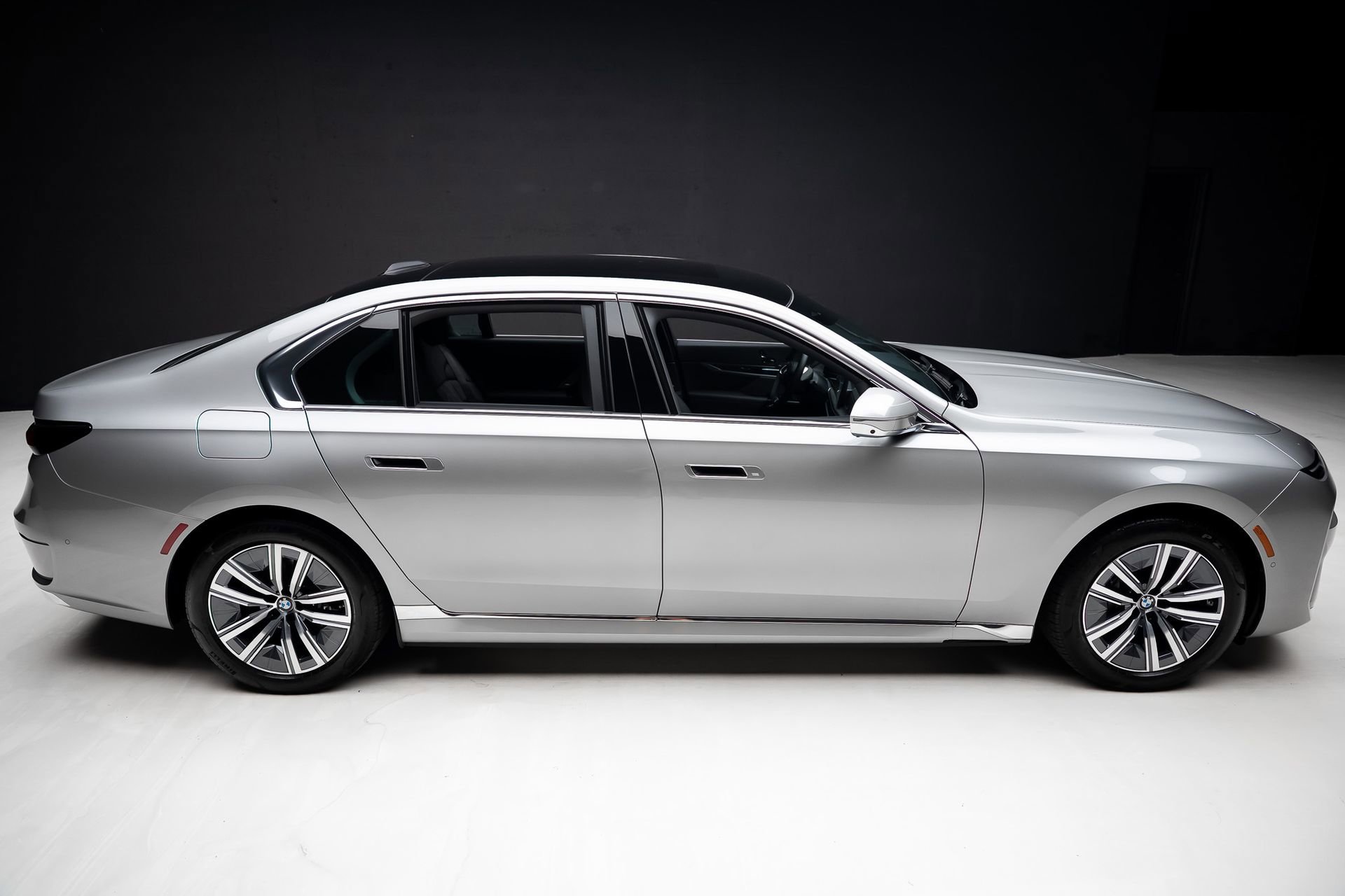 Used 2024 BMW i7 eDrive50 RWD image 34