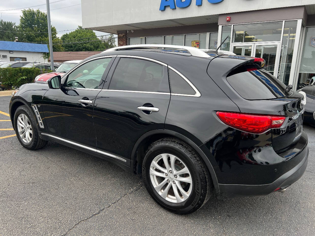 Used 2014 INFINITI QX70 AWD w/ Premium Package image 12