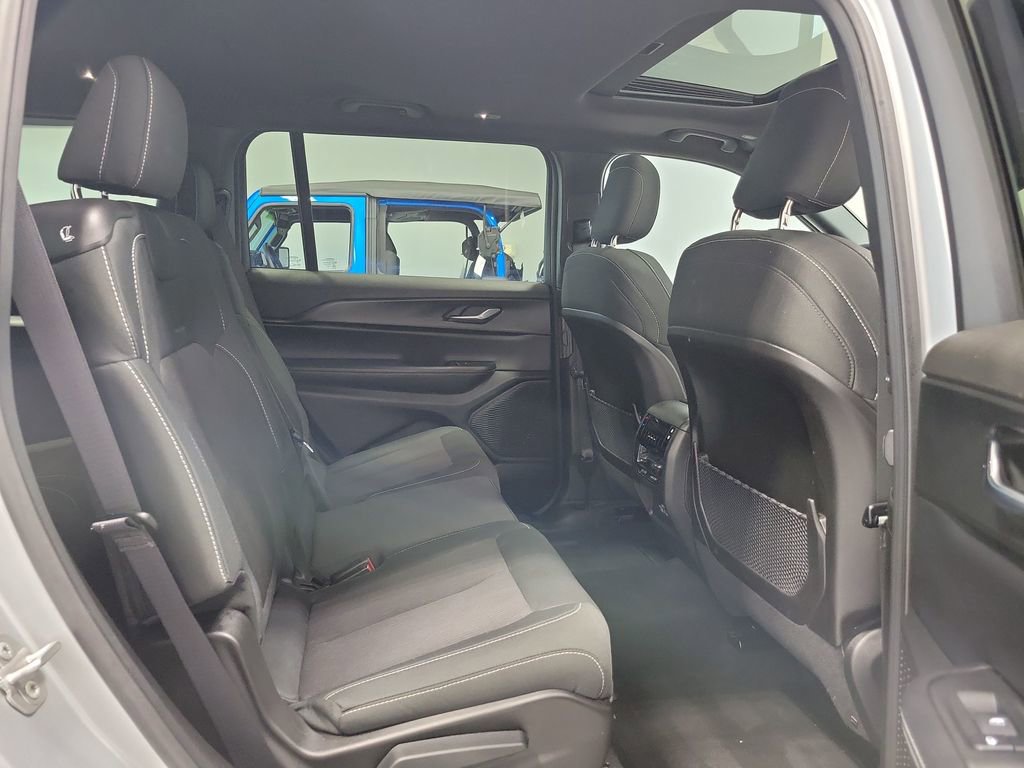Used 2024 Jeep Grand Cherokee L Laredo AWD/4WD image 17