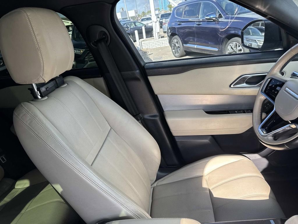Used 2021 Land Rover Range Rover Velar R-Dynamic S image 13