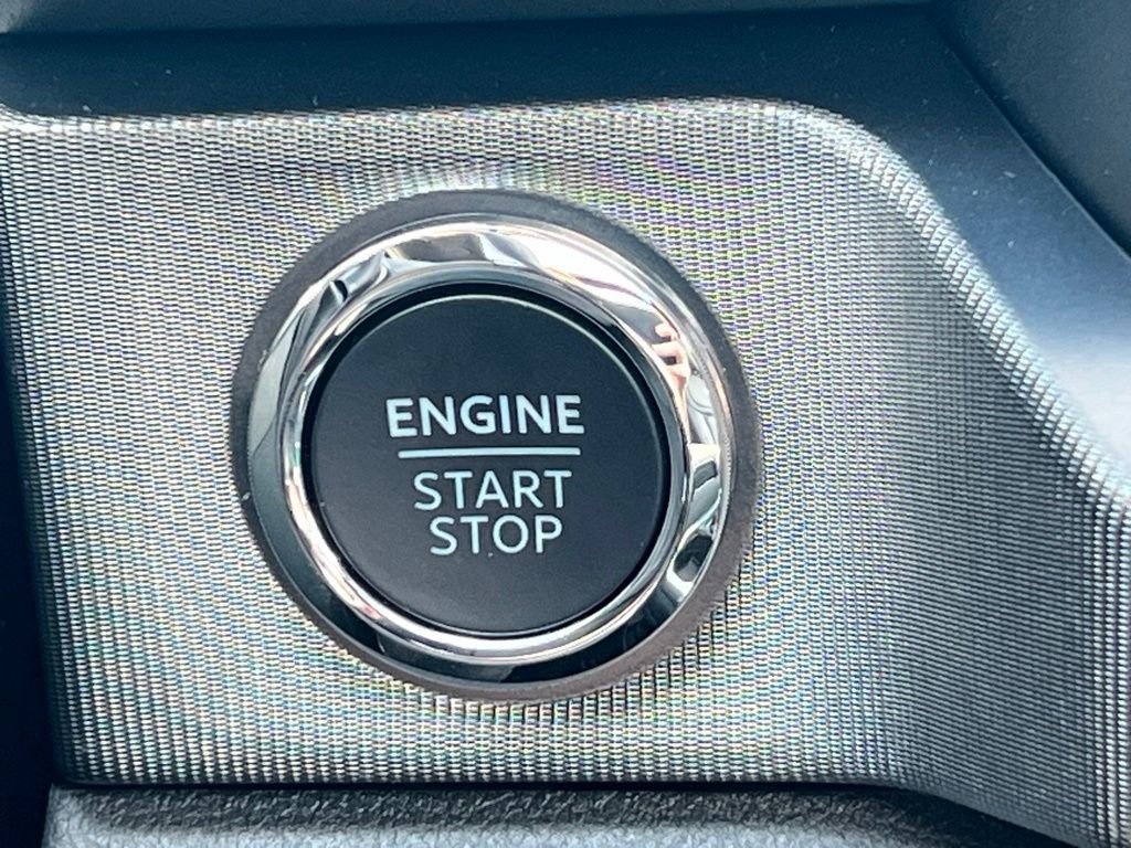 New 2025 Ford F250 Platinum w/ FX4 Off-Road Package image 37