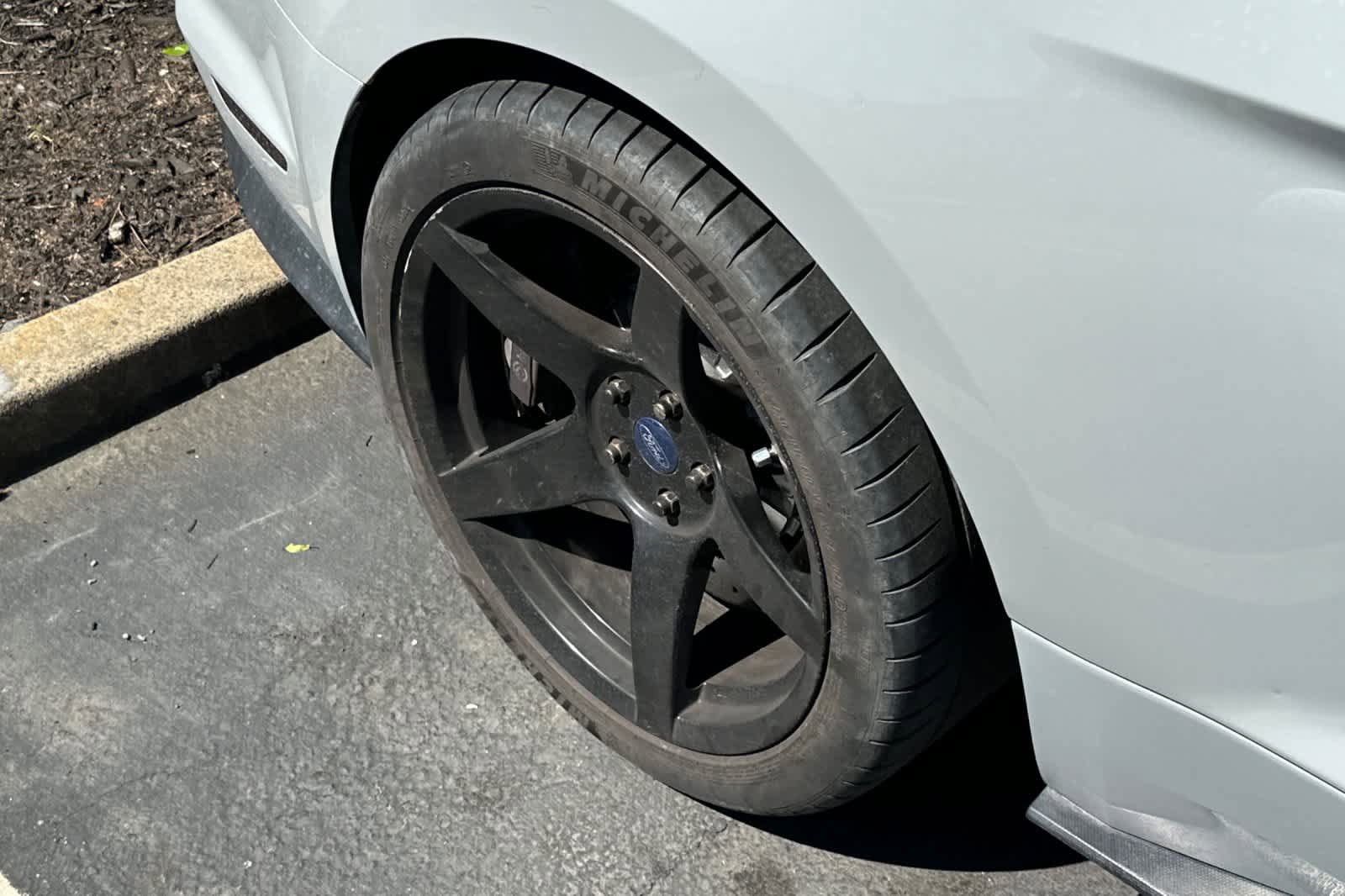 Used 2016 Ford Mustang Shelby GT350 w/ Technology Package RWD image 14