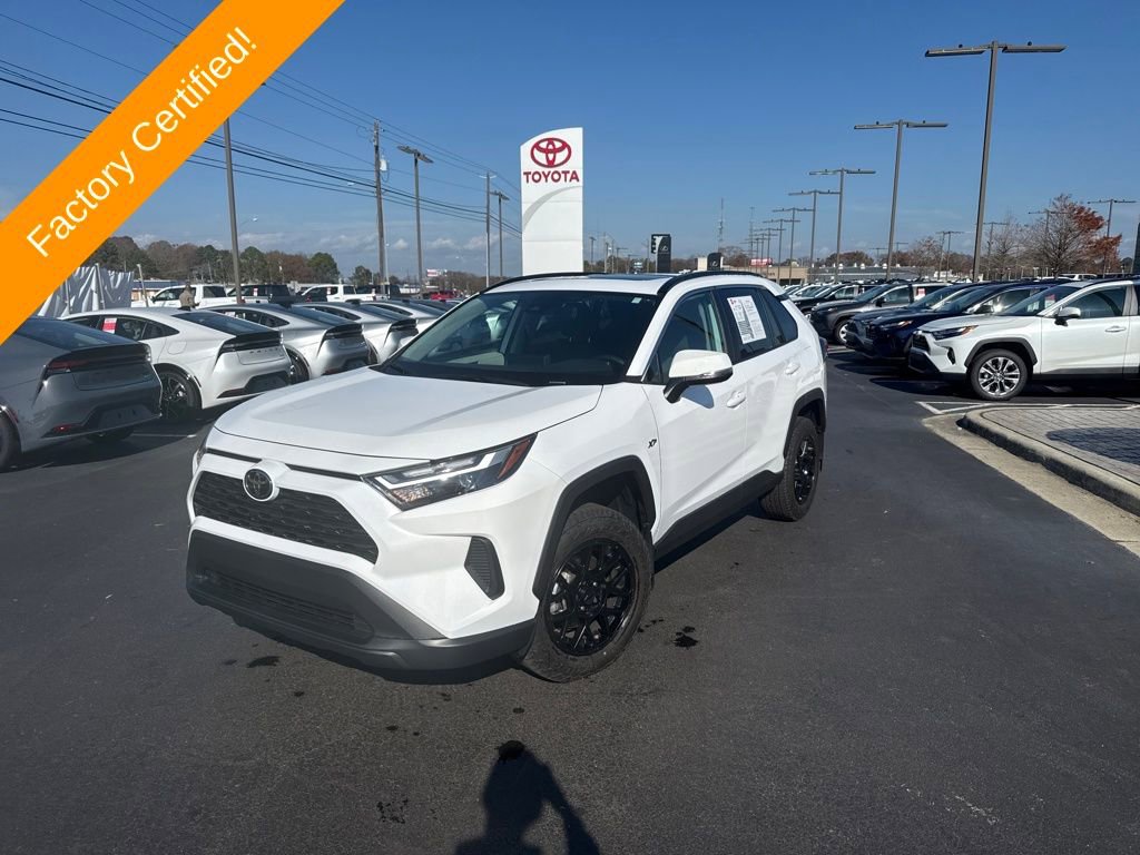 Used 2025 Toyota RAV4 XLE image 1